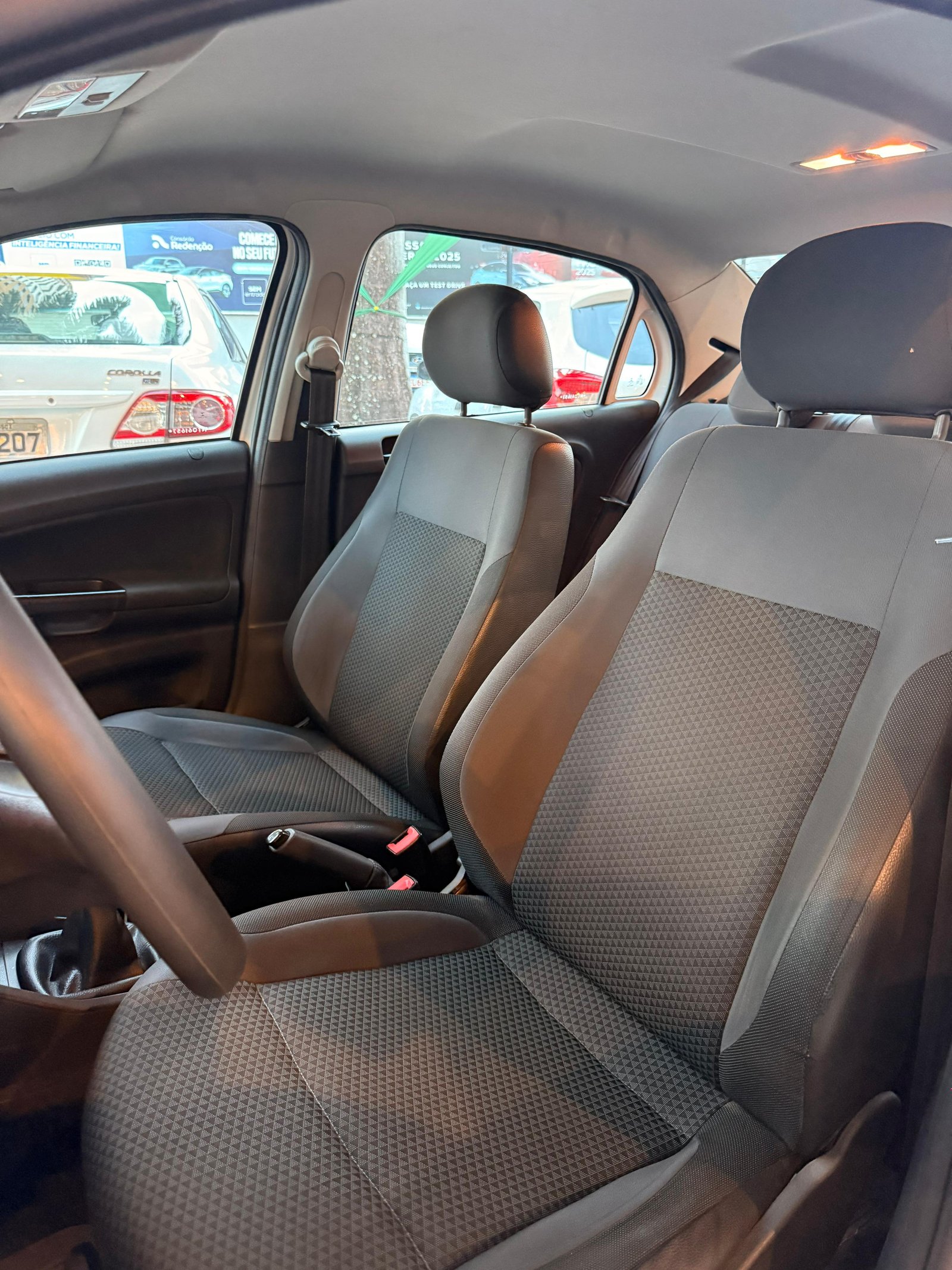 Volkswagen Voyage - foto 17