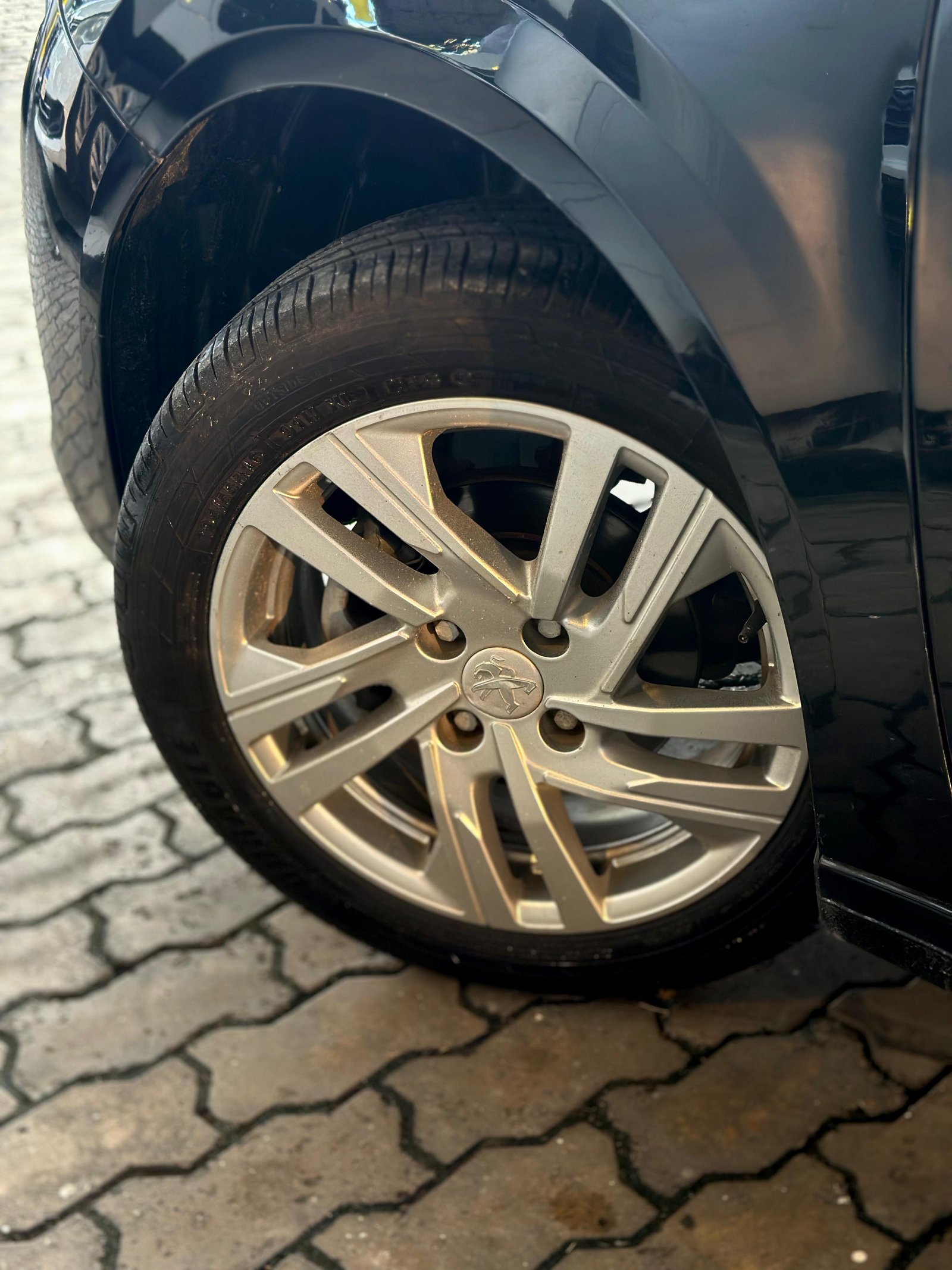 Peugeot 208 Active - foto 11