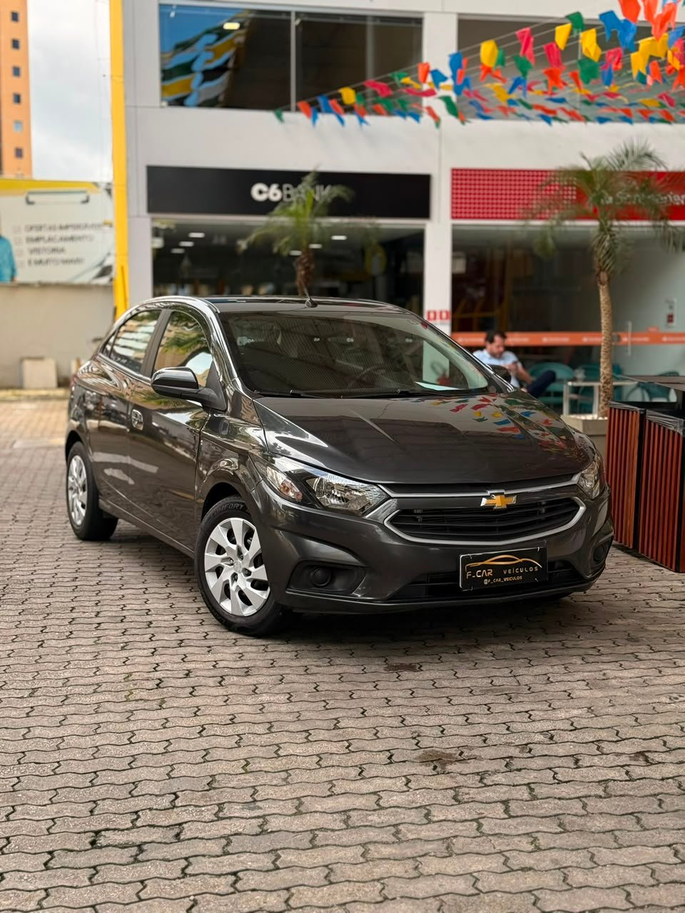 GM - Chevrolet Onix Hatch Lt