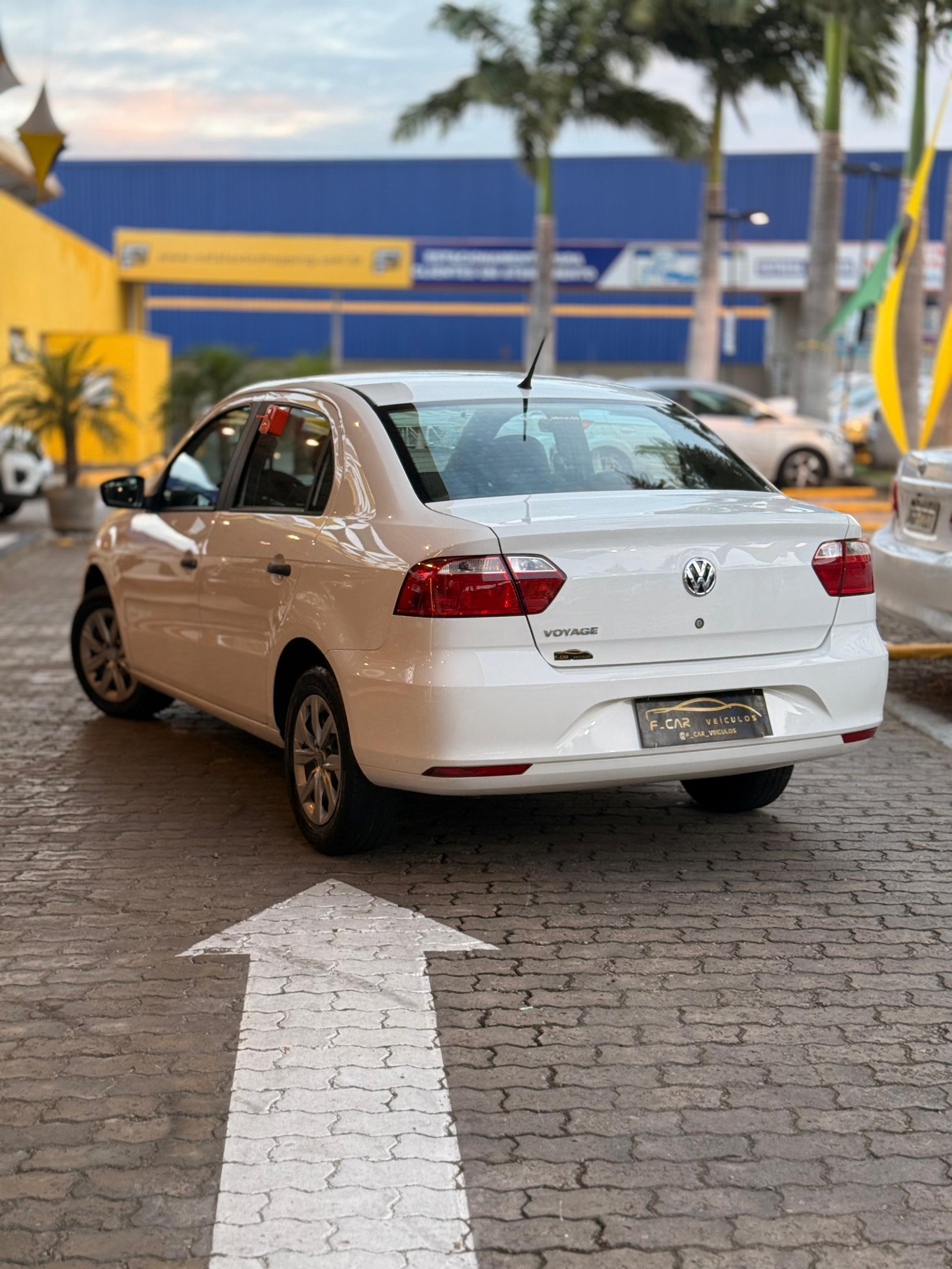 Volkswagen Voyage - foto 6