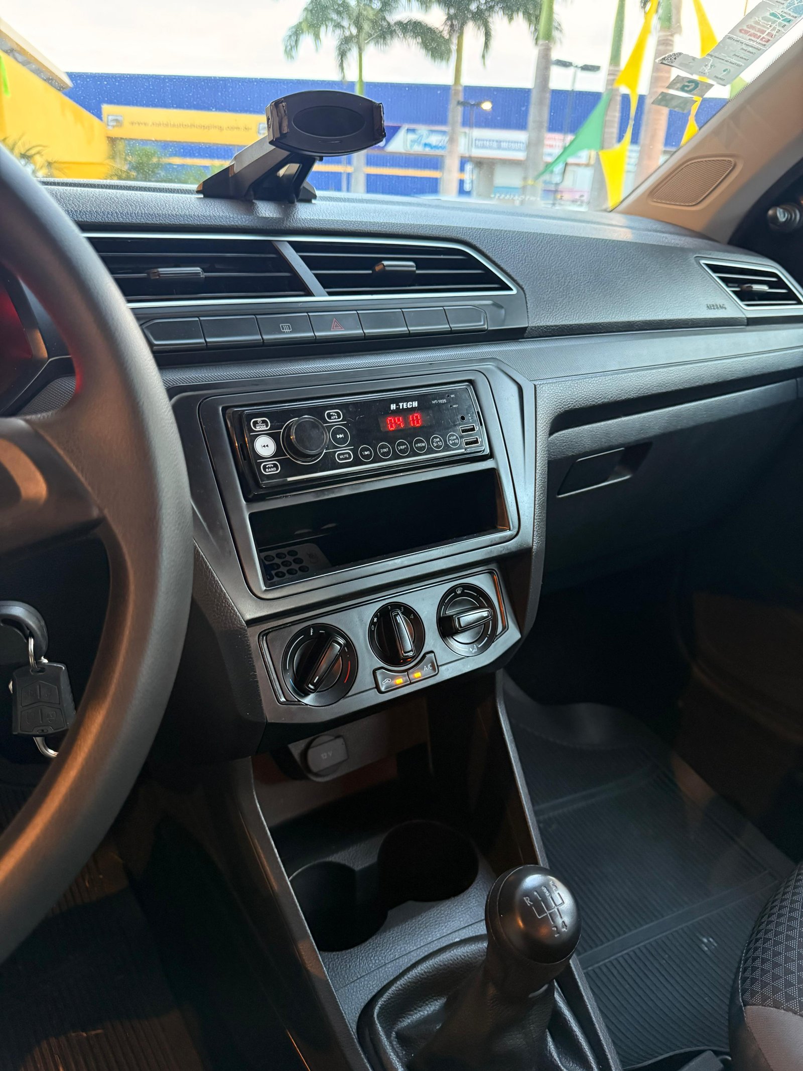 Volkswagen Voyage - foto 13