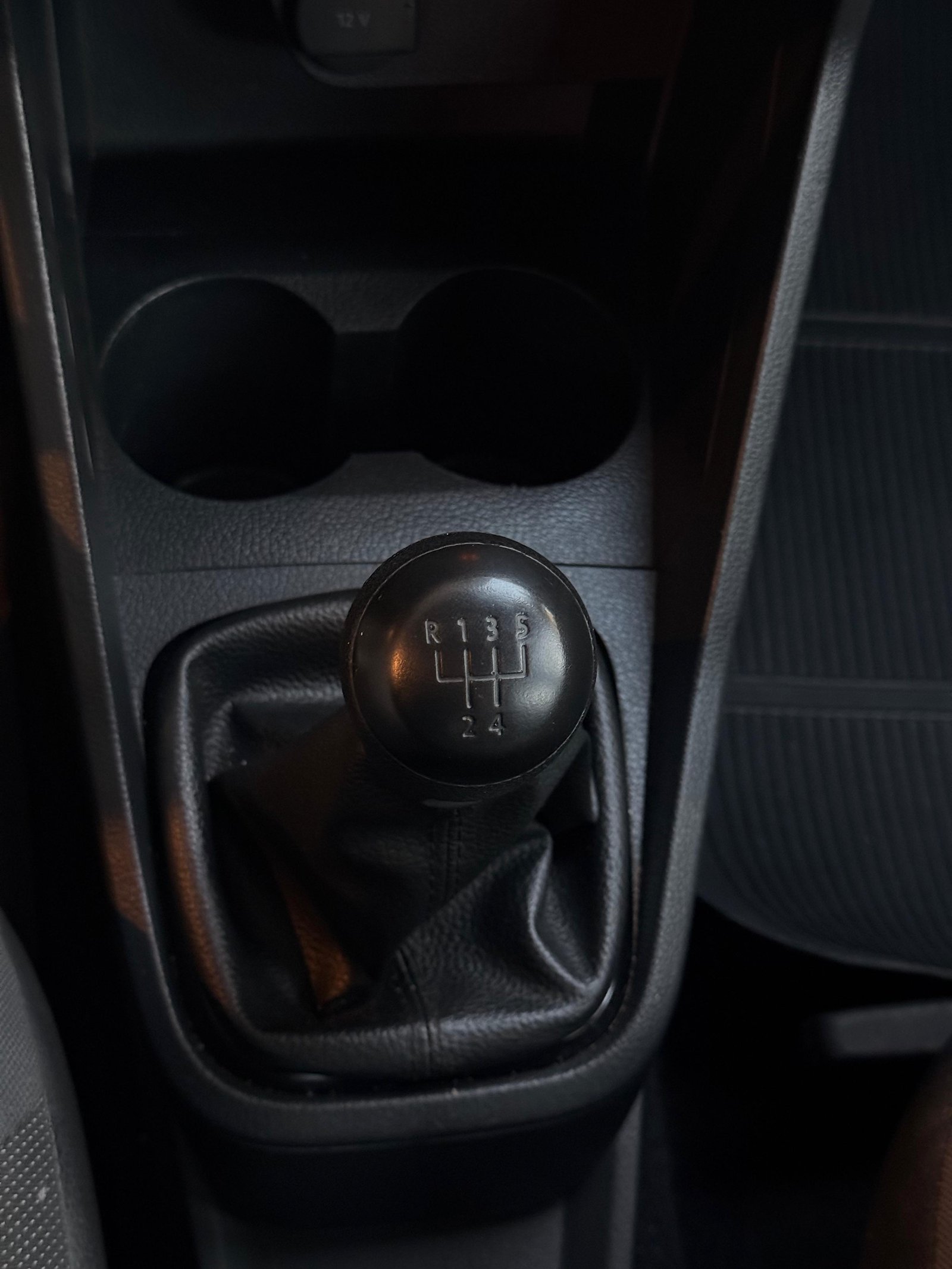 Volkswagen Voyage - foto 15