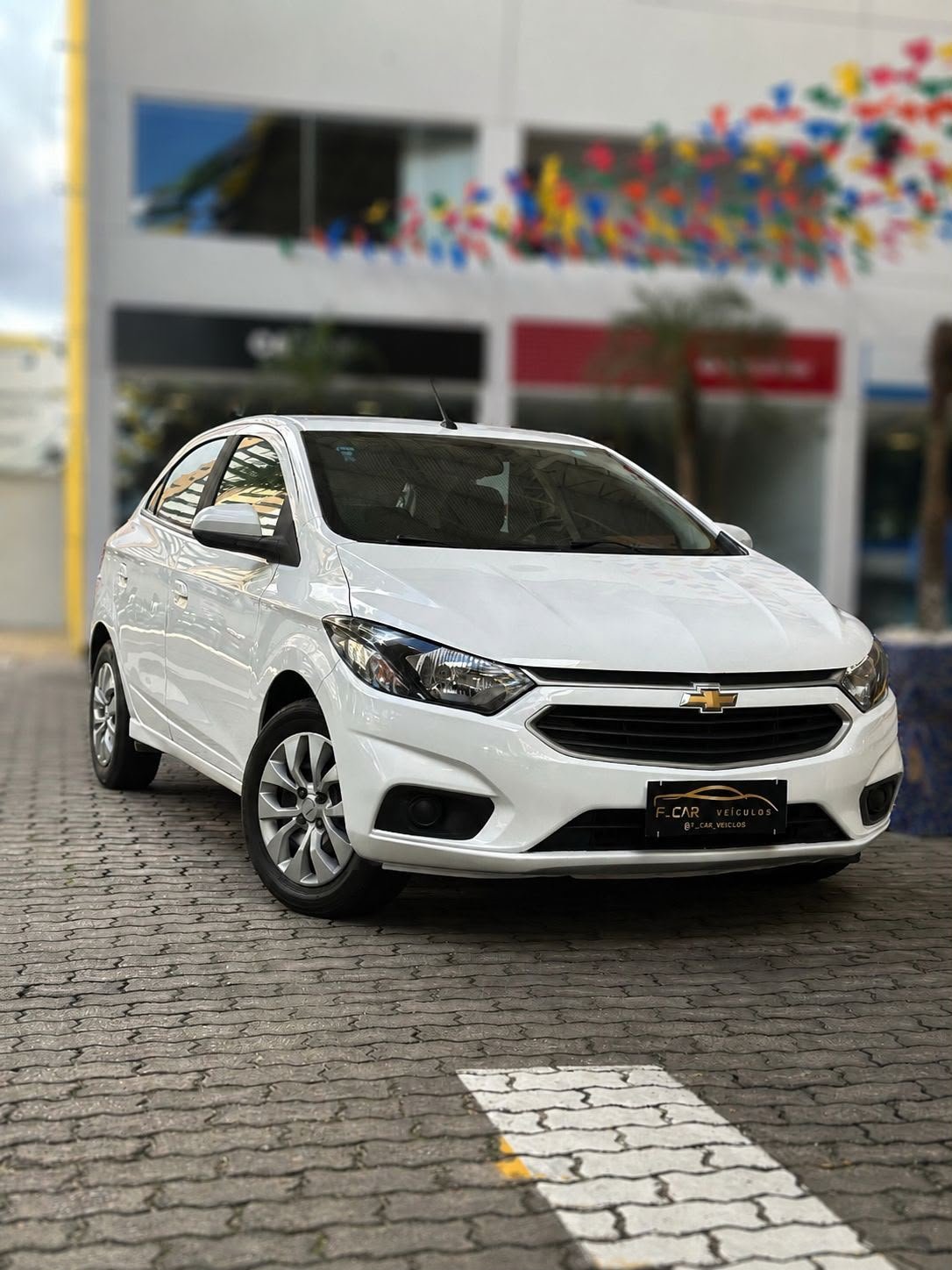GM - Chevrolet Onix Hatch Lt
