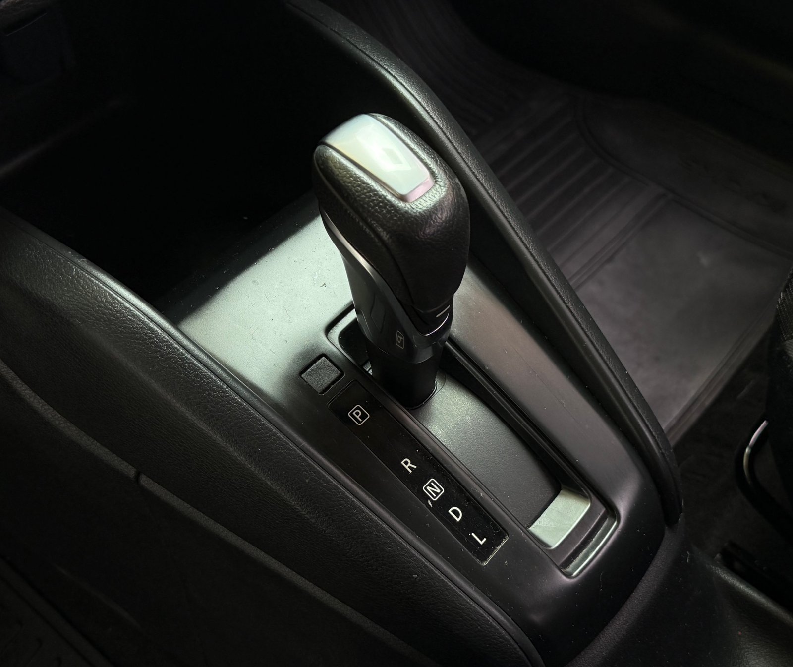Nissan Kicks Sense - foto 11