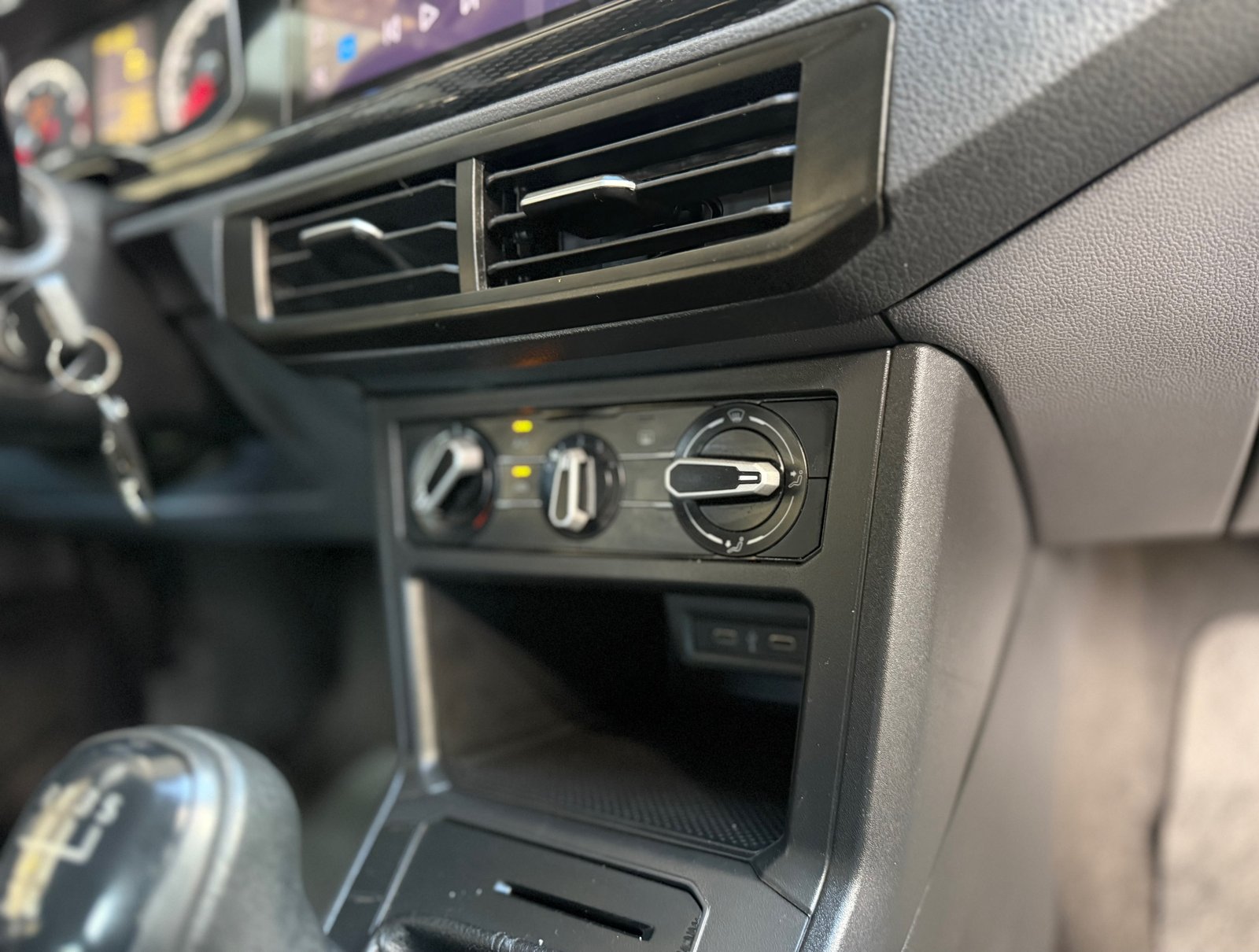 Volkswagen Polo Track - foto 12